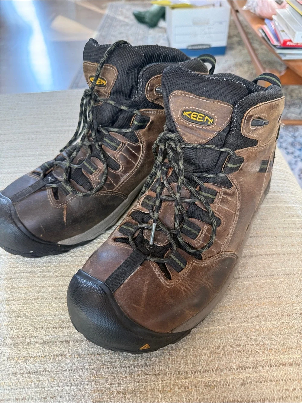 Keen Men’s Hiking Boots Size 11